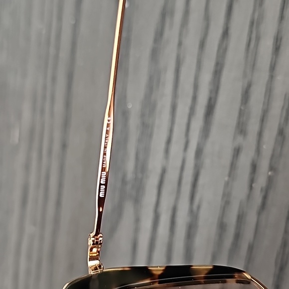 Miu miu tortoiseshell sunglasses - Picture 3 of 5